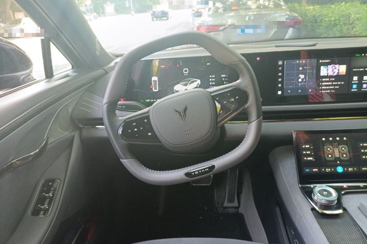 Used VOYAH PASSION 2024 PHEV Four-Wheel Drive Ultra-Long Range Executive Edition Steering Wheel