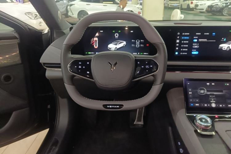 Used VOYAH PASSION 2024 PHEV Four-Wheel Drive Ultra-Long Range Flagship Model Steering Wheel