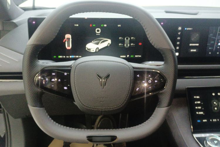 Used VOYAH PASSION 2024 PHEV Four-Wheel Drive Ultra-Long Range Flagship Model Steering Wheel