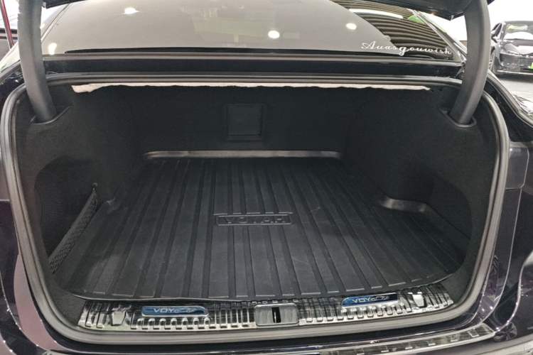 Used VOYAH PASSION 2024 PHEV Four-Wheel Drive Ultra-Long Range Flagship Model Trunk