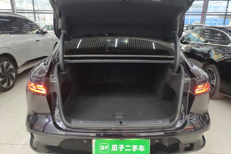 Used VOYAH PASSION 2024 PHEV Four-Wheel Drive Ultra-Long Range Flagship Model Trunk