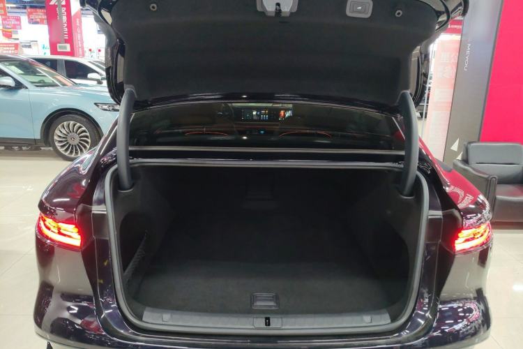 Used VOYAH PASSION 2024 PHEV Four-Wheel Drive Ultra-Long Range Flagship Model Trunk