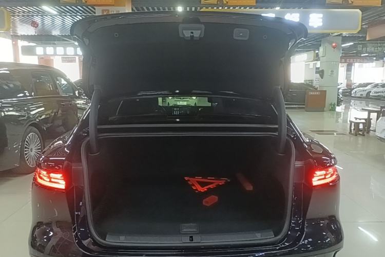 Used VOYAH PASSION 2024 PHEV Four-Wheel Drive Ultra-Long Range Flagship Model Trunk