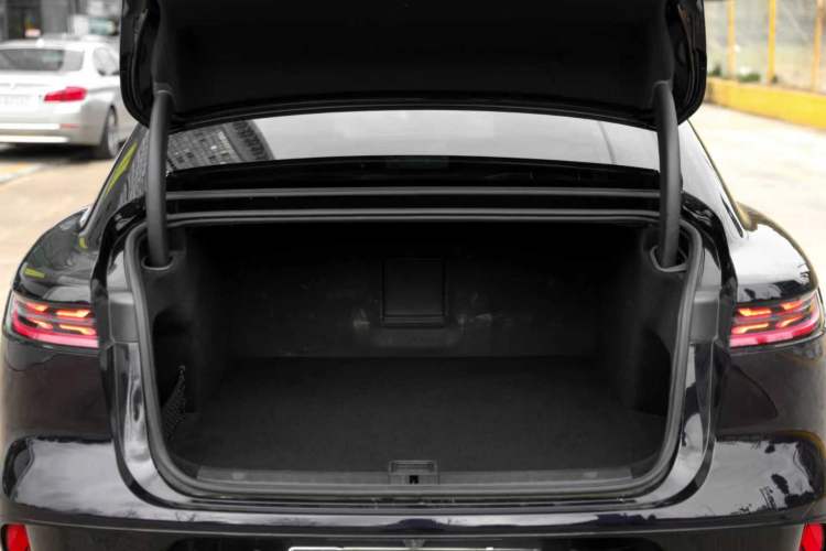 Used VOYAH PASSION 2024 PHEV Four-Wheel Drive Ultra-Long Range Flagship Model Trunk