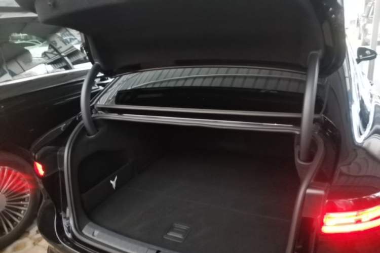 Used VOYAH PASSION 2024 PHEV Four-Wheel Drive Ultra-Long Range Flagship Model Trunk