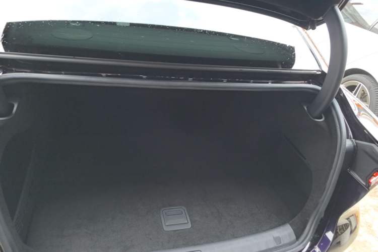 Used VOYAH PASSION 2024 PHEV Four-Wheel Drive Ultra-Long Range Executive Edition Trunk