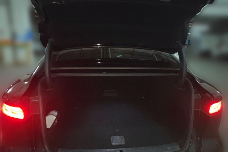 Used VOYAH PASSION 2024 PHEV Four-Wheel Drive Ultra-Long Range Executive Edition Trunk