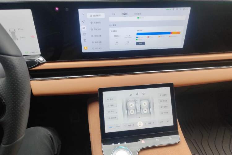 Used VOYAH PASSION 2024 PHEV Four-Wheel Drive Ultra-Long Range Flagship Model Audio And AC Panel