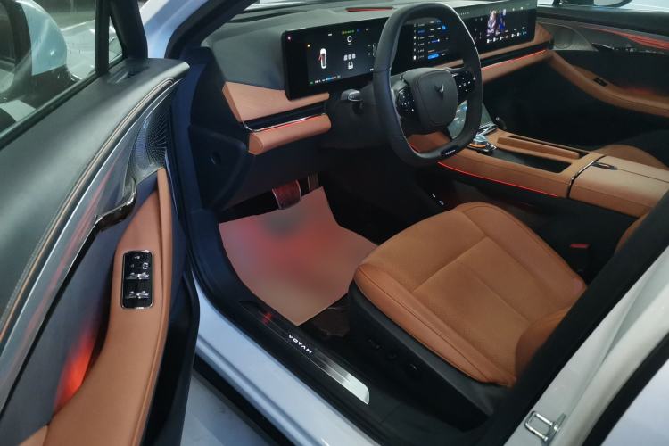 Used VOYAH PASSION 2024 PHEV Four-Wheel Drive Ultra-Long Range Flagship Model Driver Seat