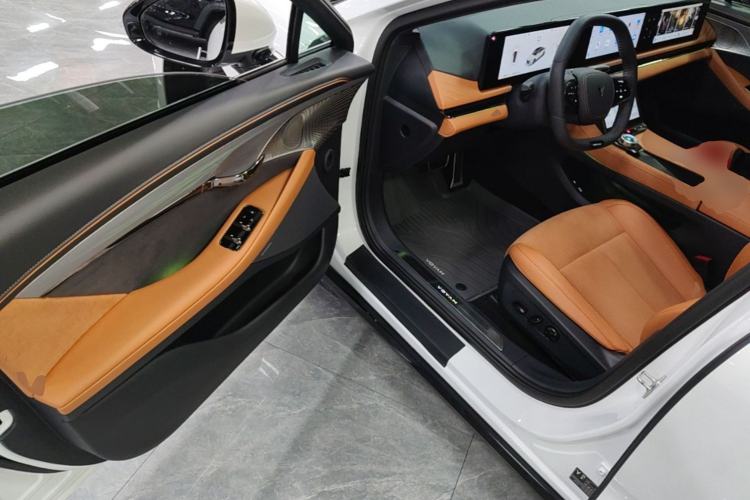Used VOYAH PASSION 2024 PHEV Four-Wheel Drive Ultra-Long Range Flagship Model Driver Seat