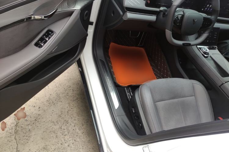 Used VOYAH PASSION 2024 PHEV Four-Wheel Drive Ultra-Long Range Executive Edition Driver Seat