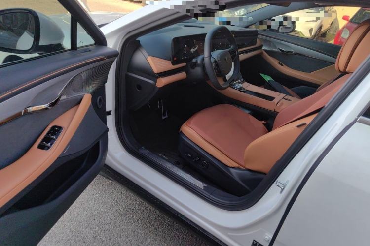 Used VOYAH PASSION 2024 PHEV Four-Wheel Drive Ultra-Long Range Flagship Model Driver Seat
