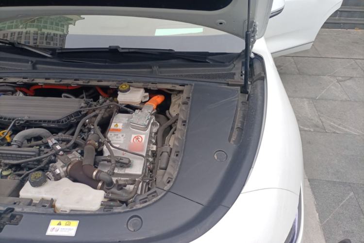 Used VOYAH PASSION 2024 PHEV Four-Wheel Drive Ultra-Long Range Executive Edition Engine Bay Left