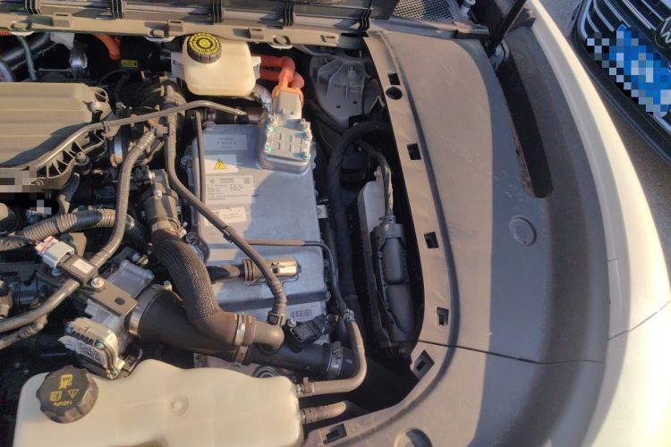 Used VOYAH PASSION 2024 PHEV Four-Wheel Drive Ultra-Long Range Flagship Model Engine Bay Left