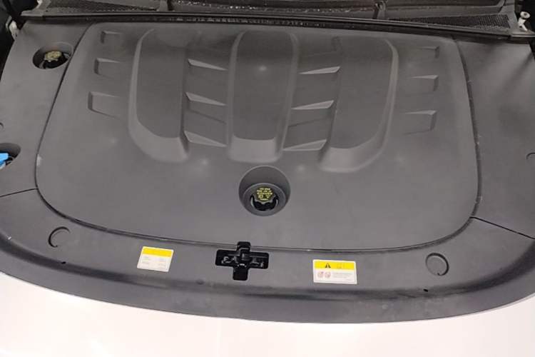 Used VOYAH PASSION 2024 PHEV Four-Wheel Drive Ultra-Long Range Flagship Model Engine Bay