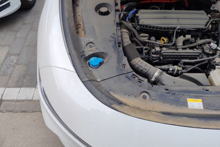 Used VOYAH PASSION 2024 PHEV Four-Wheel Drive Ultra-Long Range Flagship Model Engine Bay Right