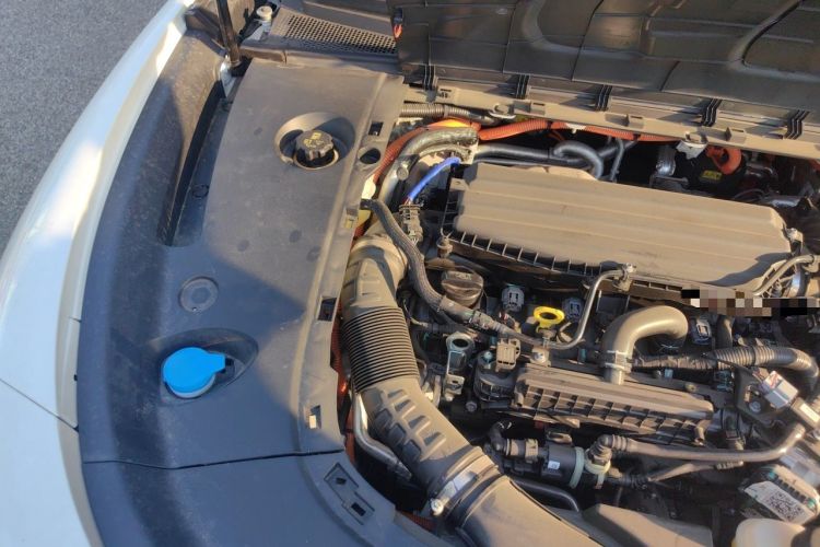 Used VOYAH PASSION 2024 PHEV Four-Wheel Drive Ultra-Long Range Flagship Model Engine Bay Right