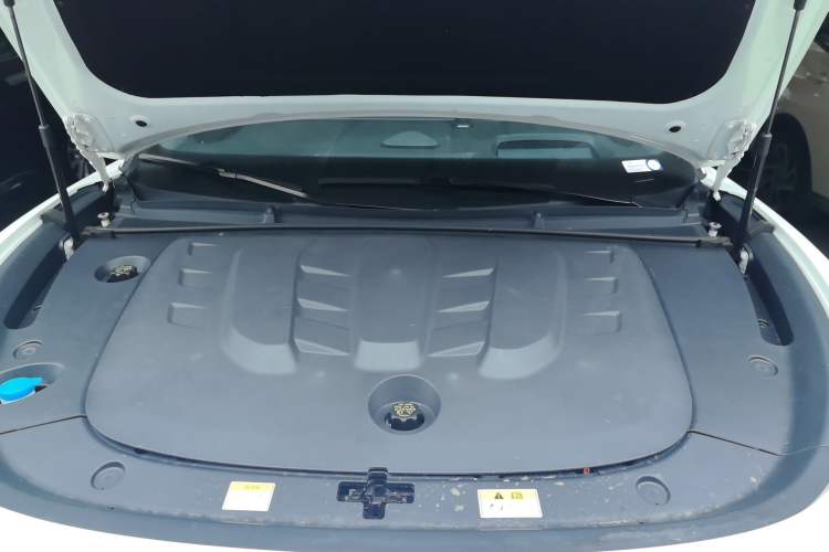 Used VOYAH PASSION 2024 PHEV Four-Wheel Drive Ultra-Long Range Executive Edition Engine Bay