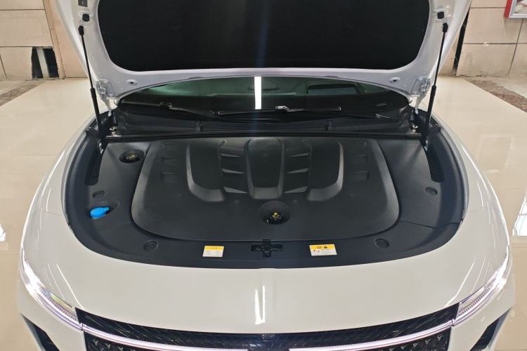 Used VOYAH PASSION 2024 PHEV Four-Wheel Drive Ultra-Long Range Executive Edition Engine Bay