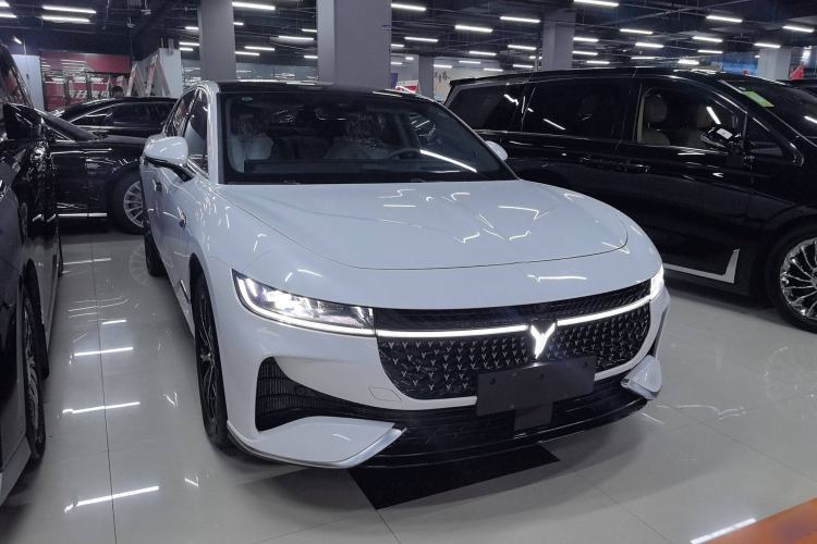Used VOYAH PASSION 2024 PHEV Four-Wheel Drive Ultra-Long Range Executive Edition Exterior 2