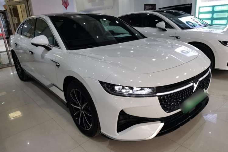 Used VOYAH PASSION 2024 PHEV Four-Wheel Drive Ultra-Long Range Executive Edition Exterior 2