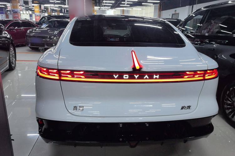 Used VOYAH PASSION 2024 PHEV Four-Wheel Drive Ultra-Long Range Executive Edition Exterior 3