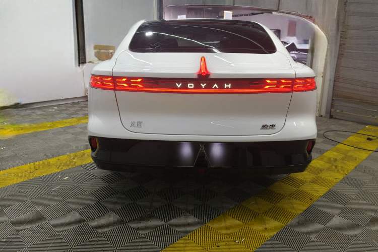 Used VOYAH PASSION 2024 PHEV Four-Wheel Drive Ultra-Long Range Flagship Model Exterior 4