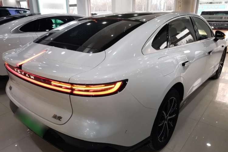 Used VOYAH PASSION 2024 PHEV Four-Wheel Drive Ultra-Long Range Executive Edition Exterior 5