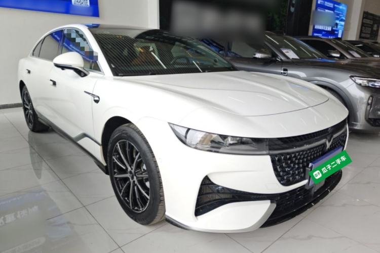 Used VOYAH PASSION 2024 PHEV Four-Wheel Drive Ultra-Long Range Executive Edition Front Right 45 Deg