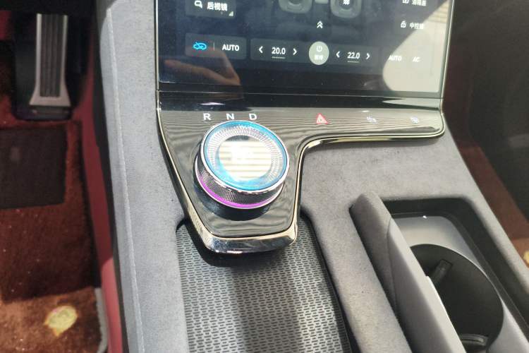 Used VOYAH PASSION 2024 PHEV Four-Wheel Drive Ultra-Long Range Flagship Model Gear Lever