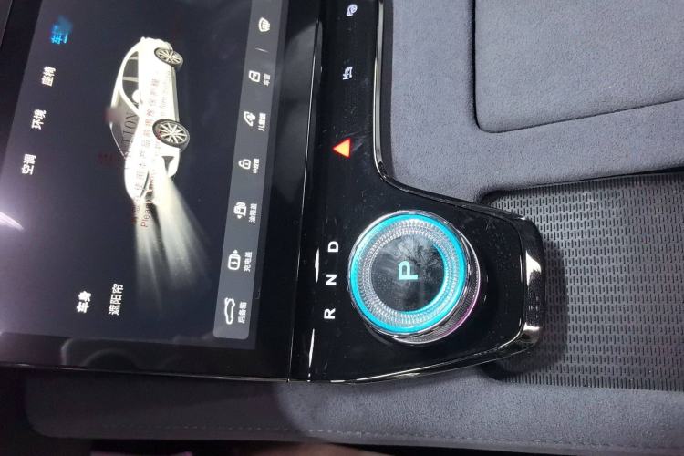 Used VOYAH PASSION 2024 PHEV Four-Wheel Drive Ultra-Long Range Executive Edition Gear Lever