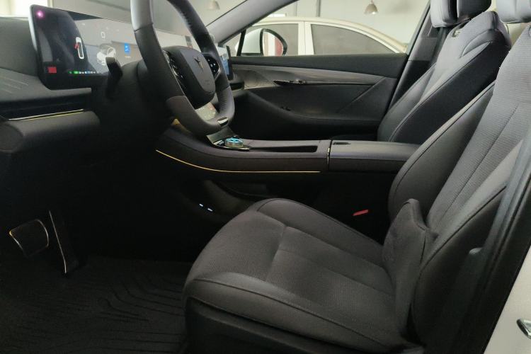 Used VOYAH PASSION 2024 PHEV Four-Wheel Drive Ultra-Long Range Flagship Model Interior 1