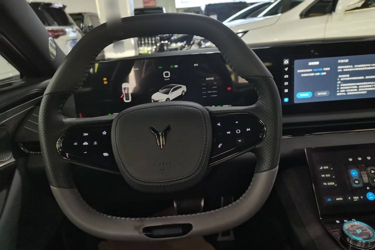 Used VOYAH PASSION 2024 PHEV Four-Wheel Drive Ultra-Long Range Flagship Model Interior 2