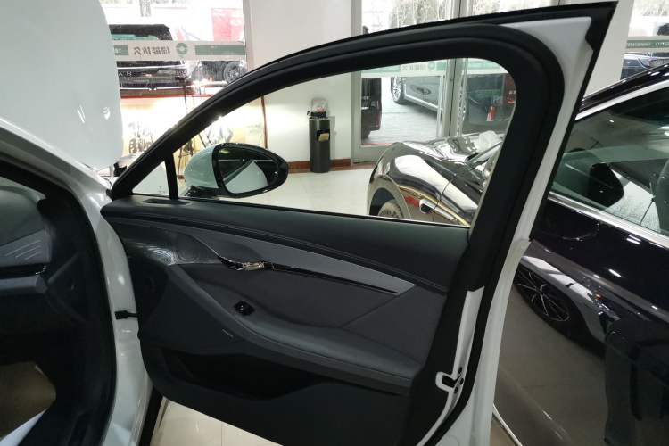 Used VOYAH PASSION 2024 PHEV Four-Wheel Drive Ultra-Long Range Executive Edition Interior 5