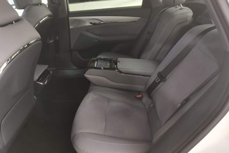 Used VOYAH PASSION 2024 PHEV Four-Wheel Drive Ultra-Long Range Flagship Model Interior 6