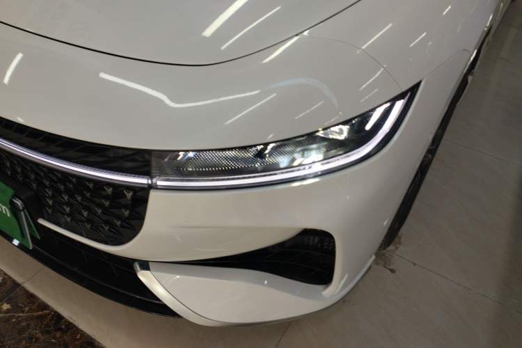 Used VOYAH PASSION 2024 PHEV Four-Wheel Drive Ultra-Long Range Flagship Model Left Front Headlight