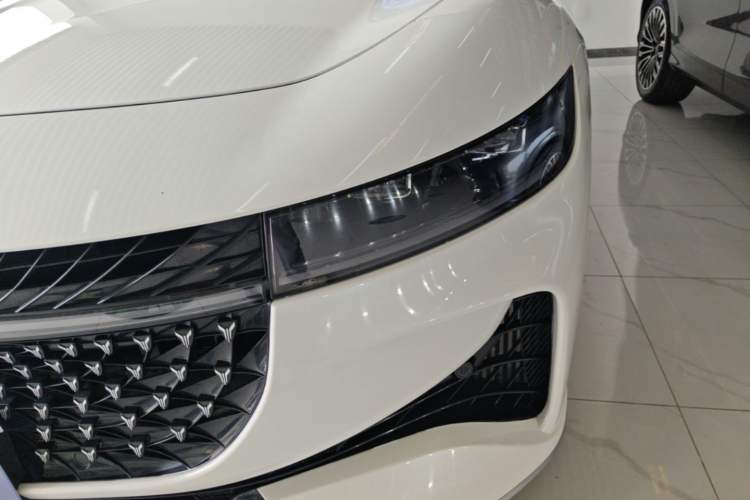 Used VOYAH PASSION 2024 PHEV Four-Wheel Drive Ultra-Long Range Executive Edition Left Front Headlight