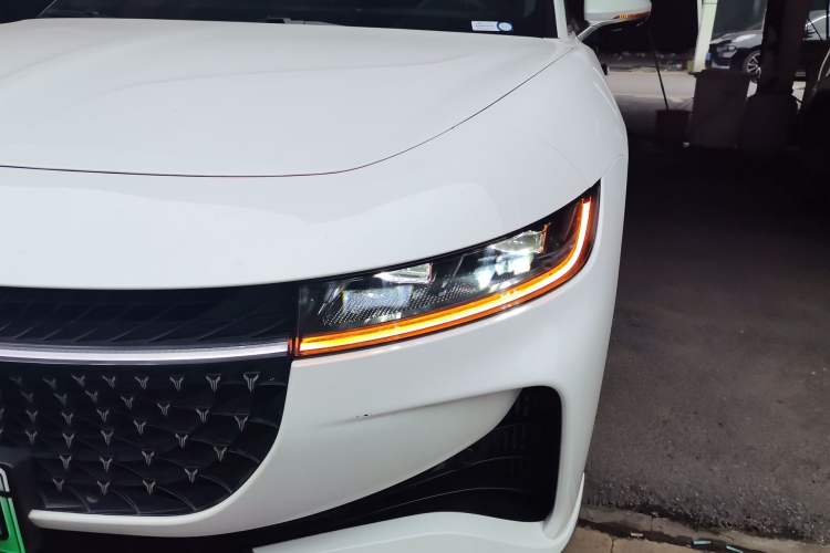 Used VOYAH PASSION 2024 PHEV Four-Wheel Drive Ultra-Long Range Executive Edition Left Front Headlight