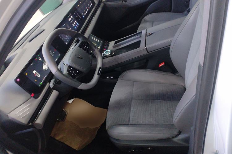 Used VOYAH PASSION 2024 PHEV Four-Wheel Drive Ultra-Long Range Flagship Model Left Front Seat