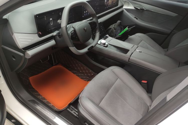 Used VOYAH PASSION 2024 PHEV Four-Wheel Drive Ultra-Long Range Executive Edition Left Front Seat