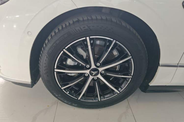 Used VOYAH PASSION 2024 PHEV Four-Wheel Drive Ultra-Long Range Executive Edition Left Front Wheel Hub