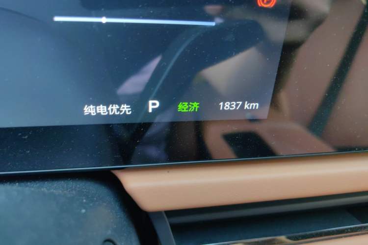 Used VOYAH PASSION 2024 PHEV Four-Wheel Drive Ultra-Long Range Flagship Model Odometer Close Up