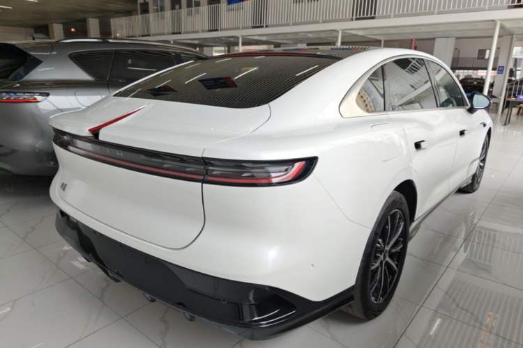 Used VOYAH PASSION 2024 PHEV Four-Wheel Drive Ultra-Long Range Executive Edition Rear Right 45 Deg