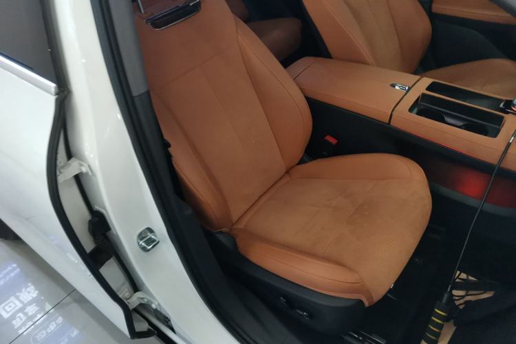 Used VOYAH PASSION 2024 PHEV Four-Wheel Drive Ultra-Long Range Flagship Model Right Front Seat