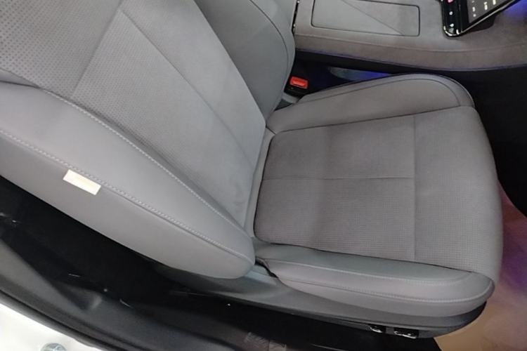 Used VOYAH PASSION 2024 PHEV Four-Wheel Drive Ultra-Long Range Flagship Model Right Front Seat