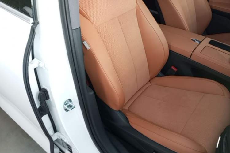 Used VOYAH PASSION 2024 PHEV Four-Wheel Drive Ultra-Long Range Flagship Model Right Front Seat