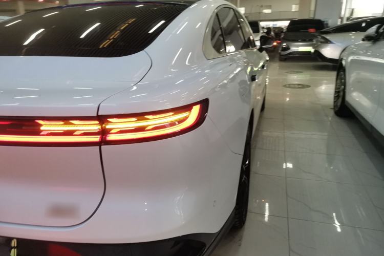 Used VOYAH PASSION 2024 PHEV Four-Wheel Drive Ultra-Long Range Flagship Model Right Rear Taillight