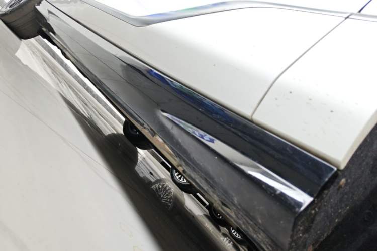 Used VOYAH PASSION 2024 PHEV Four-Wheel Drive Ultra-Long Range Executive Edition Right Side Sill