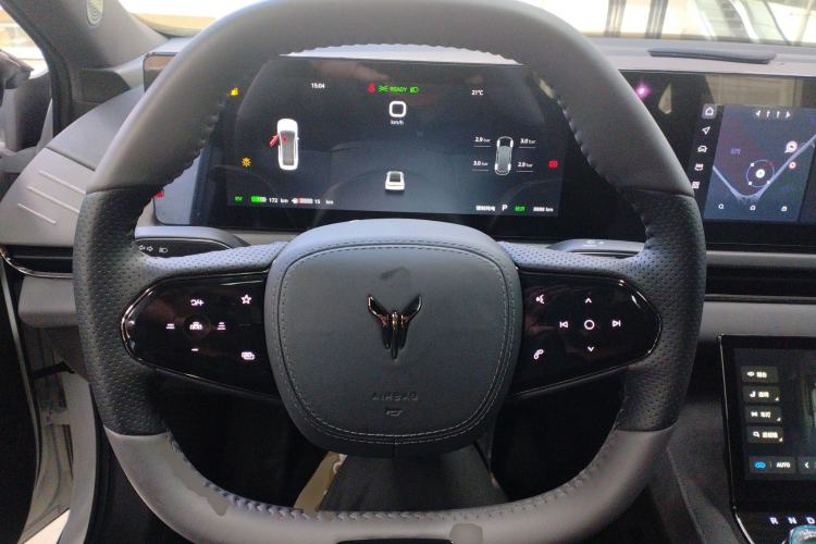 Used VOYAH PASSION 2024 PHEV Four-Wheel Drive Ultra-Long Range Flagship Model Steering Wheel