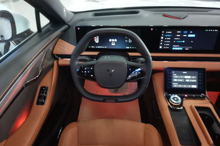 Used VOYAH PASSION 2024 PHEV Four-Wheel Drive Ultra-Long Range Flagship Model Steering Wheel
